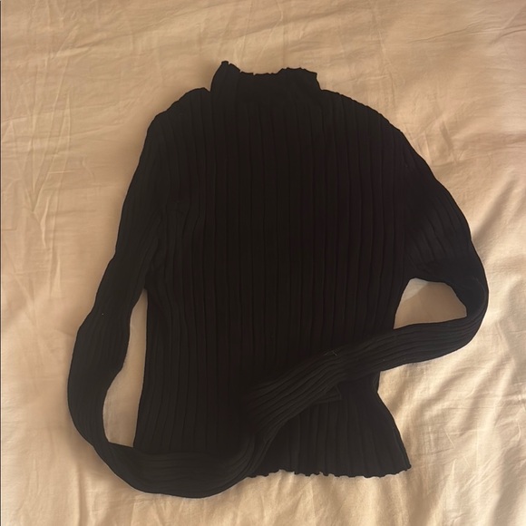 Ribbed mock neck cropped black shirt - Picture 1 of 3